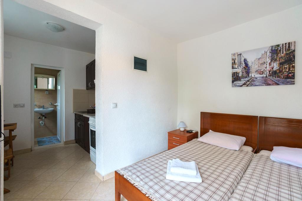 Apartments Lora บาร์ ภายนอก รูปภาพ