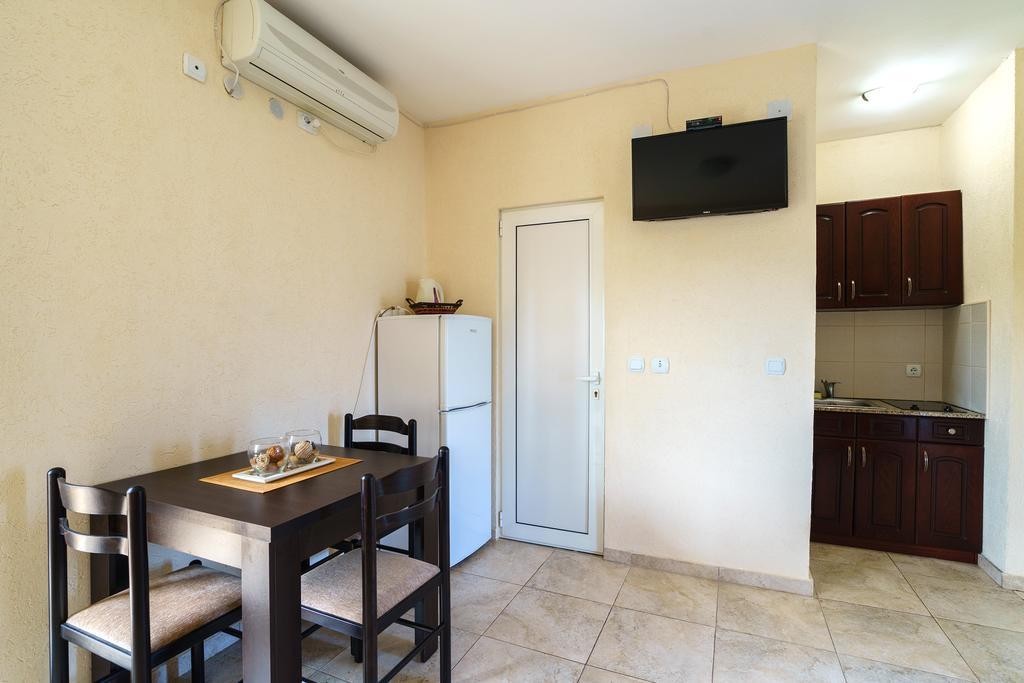 Apartments Lora บาร์ ภายนอก รูปภาพ