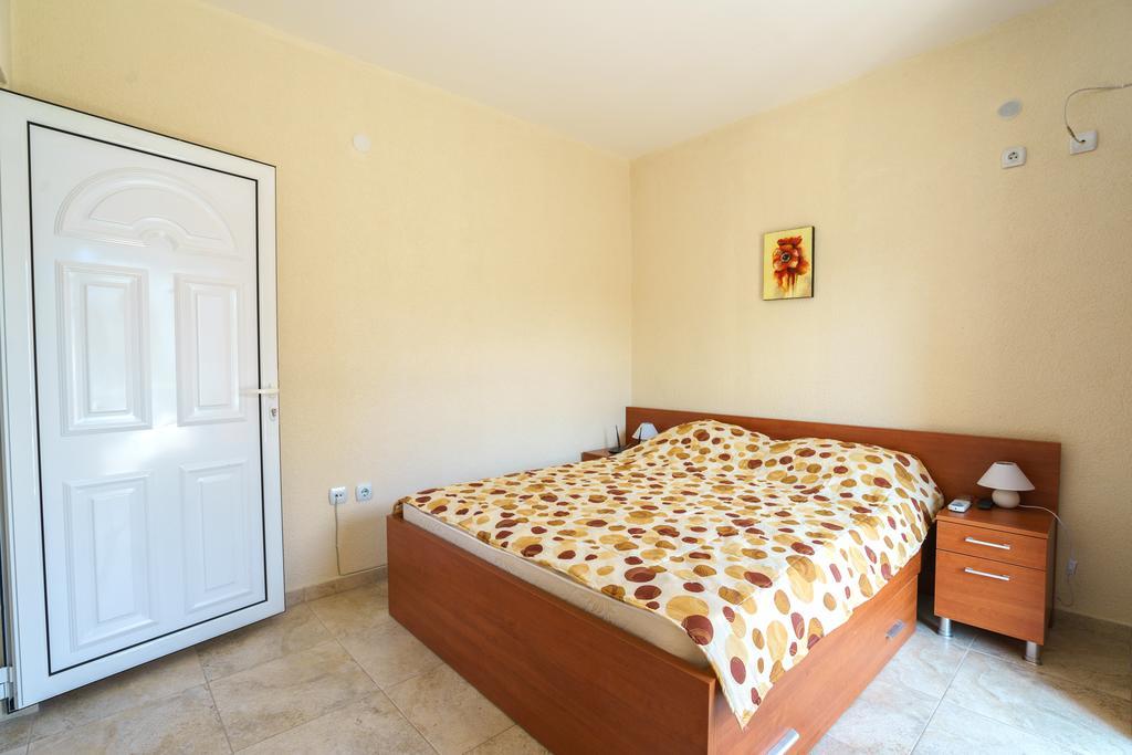 Apartments Lora บาร์ ภายนอก รูปภาพ