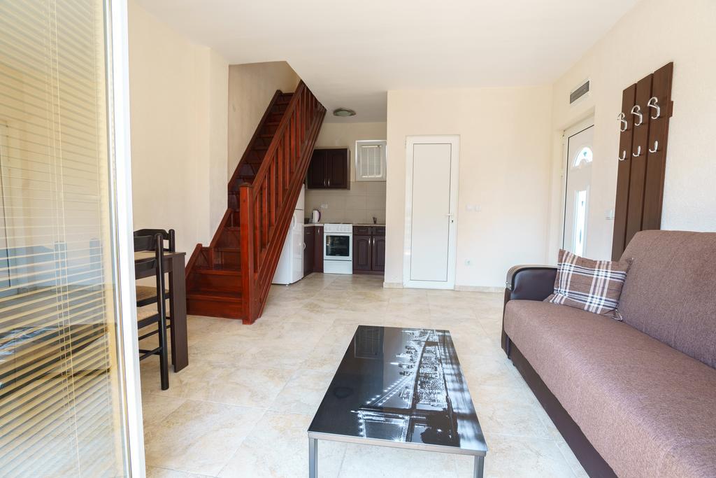 Apartments Lora บาร์ ภายนอก รูปภาพ