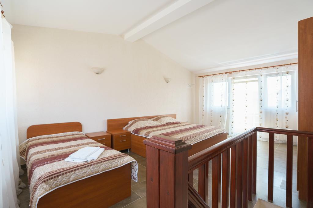 Apartments Lora บาร์ ภายนอก รูปภาพ