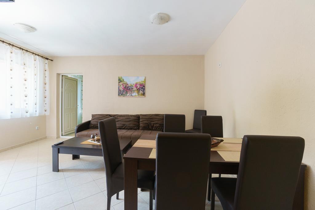 Apartments Lora บาร์ ภายนอก รูปภาพ