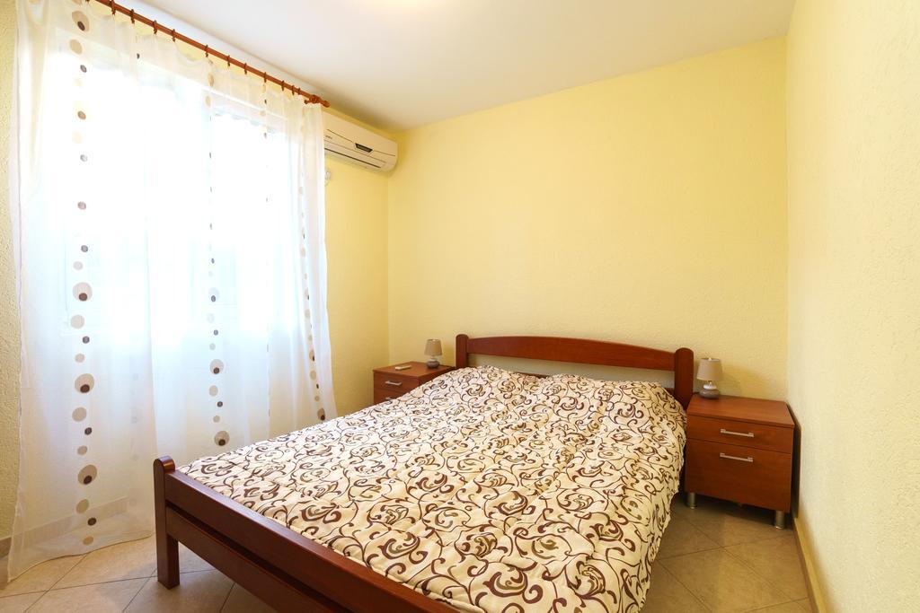 Apartments Lora บาร์ ภายนอก รูปภาพ