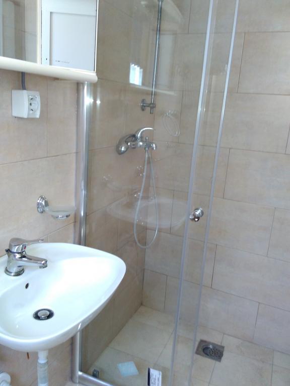 Apartments Lora บาร์ ภายนอก รูปภาพ